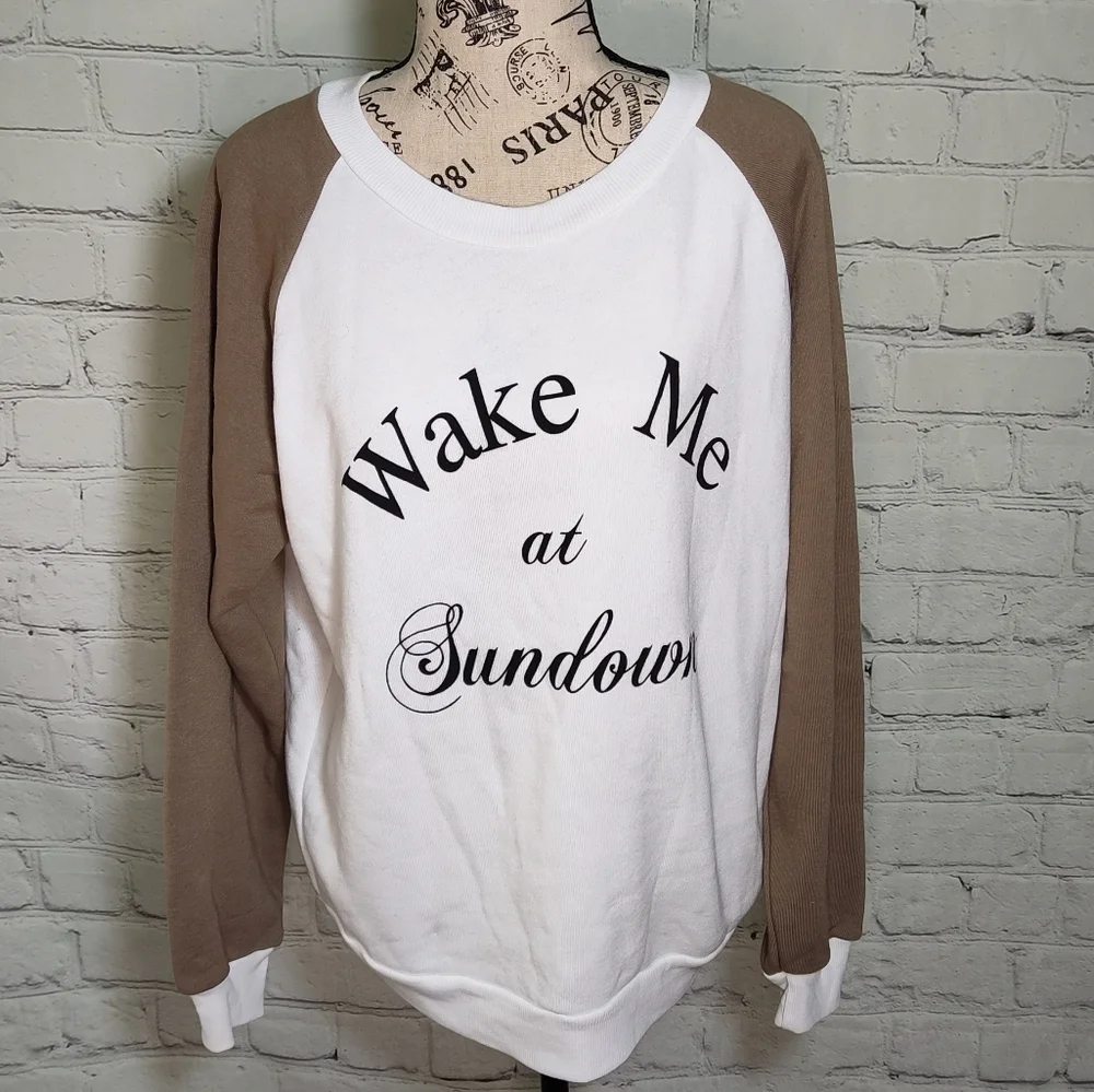 WILDFOX White Wake me at Sundown Crew Neck Sweatshirt worn once.too small. - Picture 7 of 8